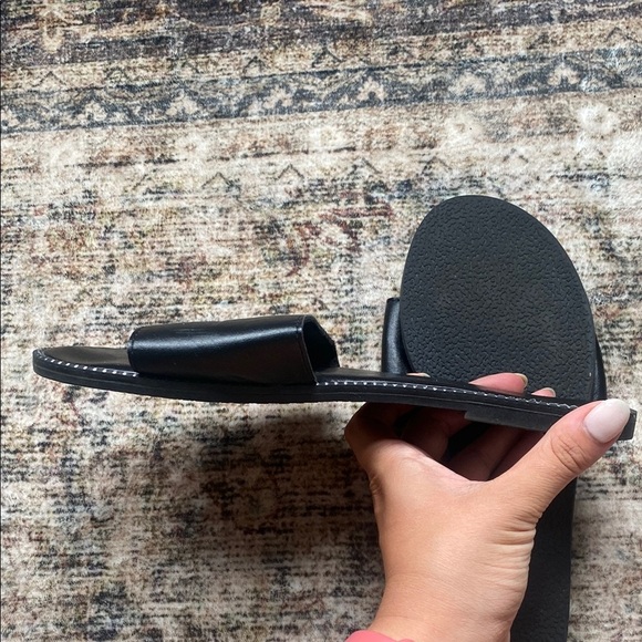 Wild Diva Black Slide Sandals - Picture 3 of 3